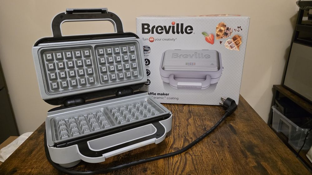 Aparat de gofre Breville DuraCeramic + cadou