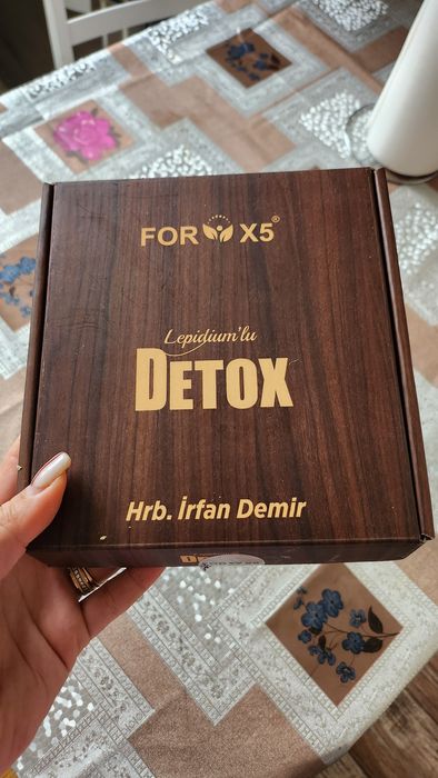 Vand 1 cutie ceaiuri Detox