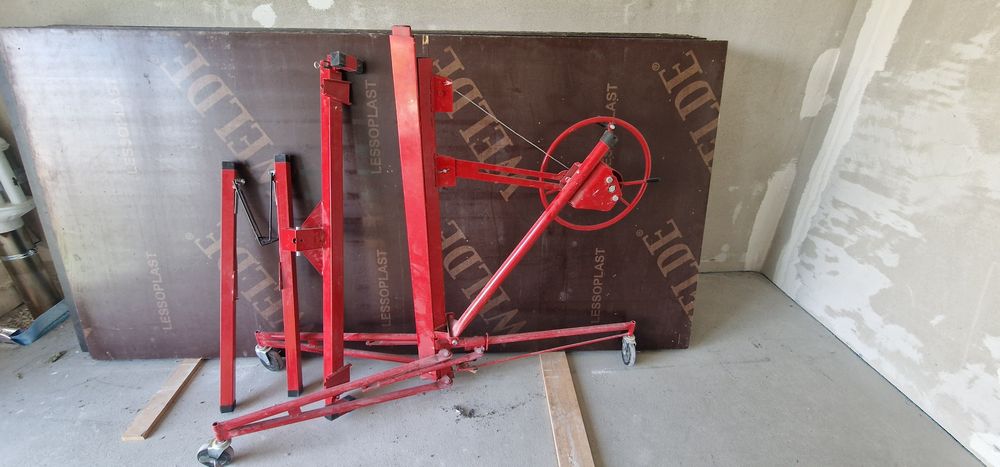 Dispozitiv de ridicat (macara) rigips