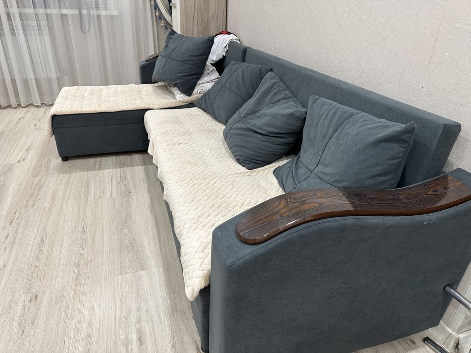 Диван в хорошем состоянии