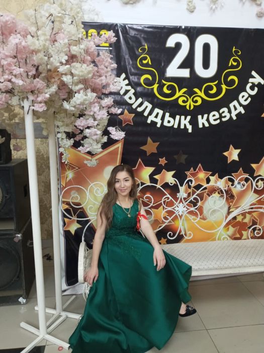 Вечерный на выпускной платье