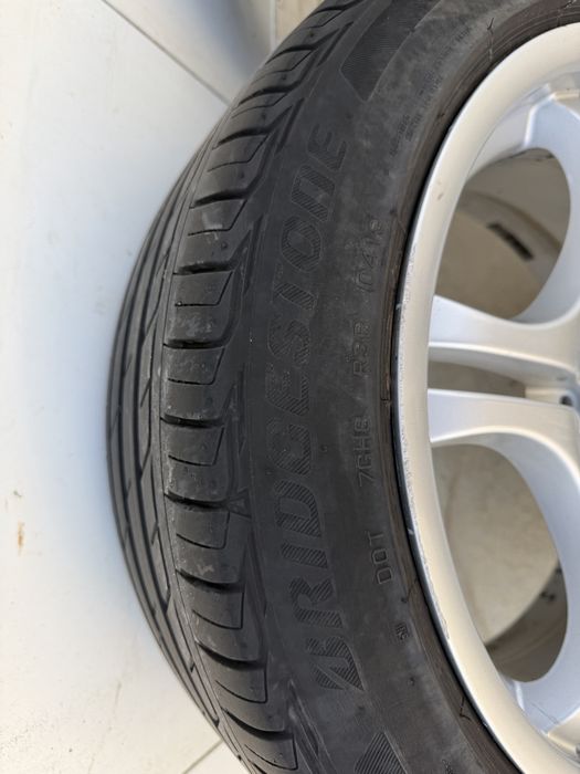 Продавам джанти Спорт пакет Style 68 5x120 72.6  Предни- 7.5Jx17 ET41 Задни - 8.5Jx17 ET50 Стават за е36,е46 и др. Едната джанта има нужда от заварка!