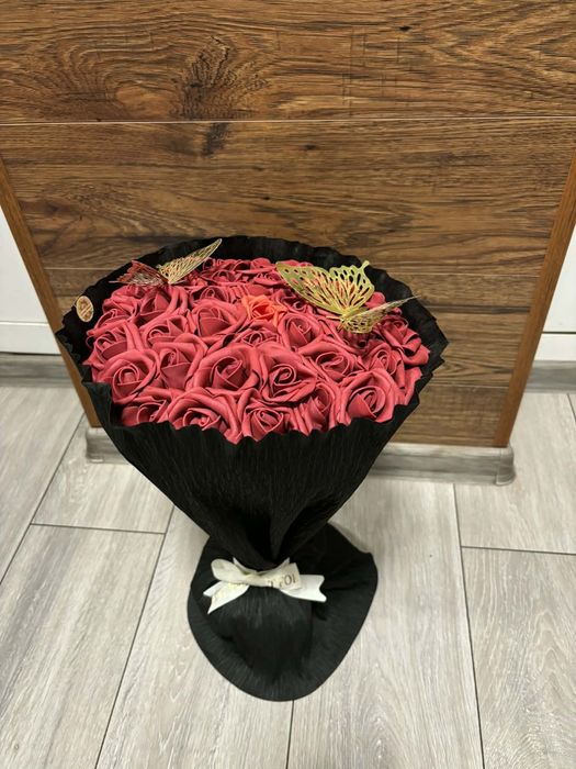 Наличен букет от фоамени рози