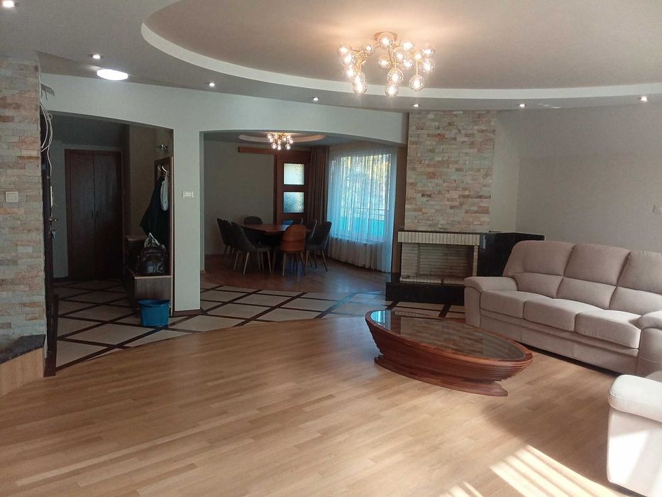 Дава се под наем Мезонет в Пловдив, Център - 270 кв.м за 1495.83 € - Снимка #1