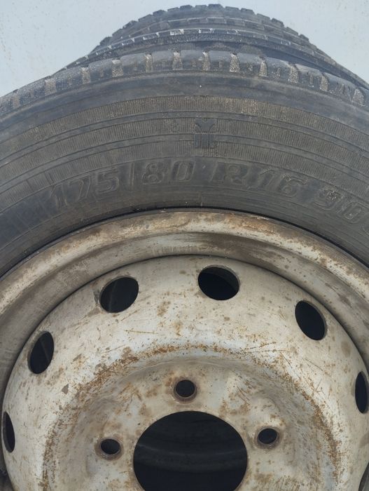 Продам запаски на Ниву.