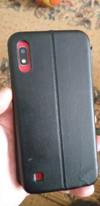 Продам смартфон Самсунг а 10