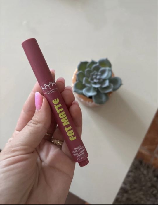 NYX Professional Makeup Fat Matte