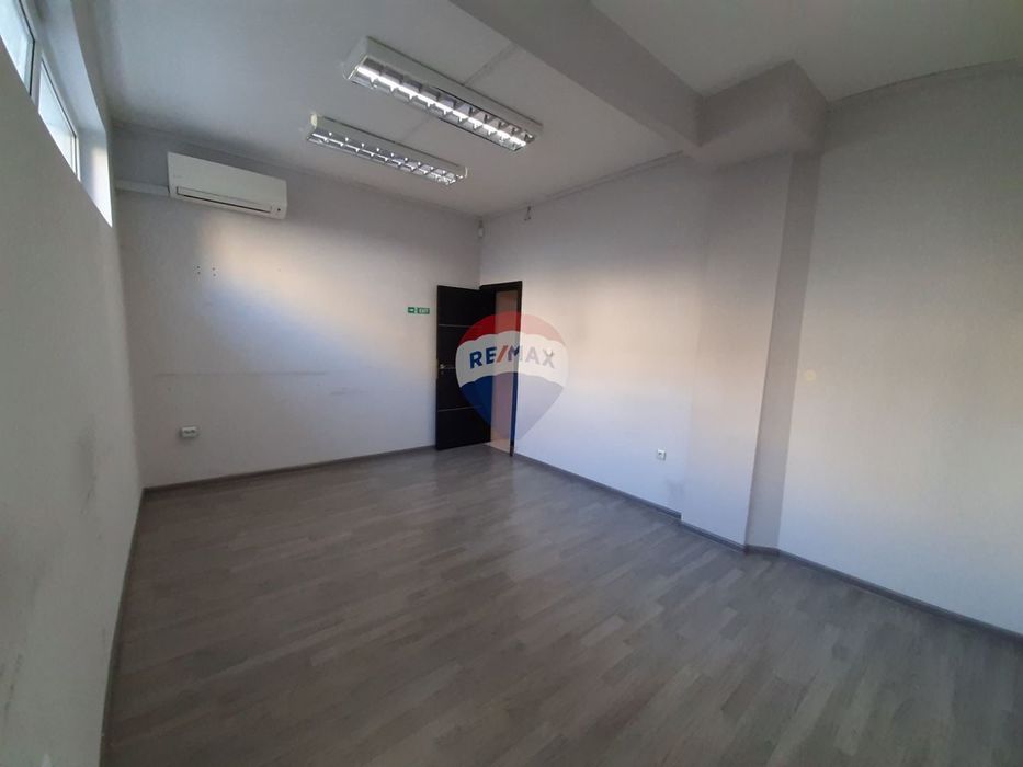 Дава се под наем Магазин в Варна, Гръцка махала - 56 кв.м за 382.5 € - Снимка #7