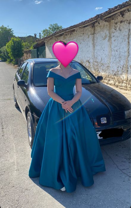 Продавам балня рокля