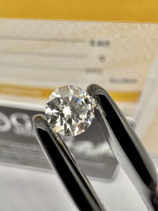 Диамант 0.6 карата, мойсанит за бижу и подарък