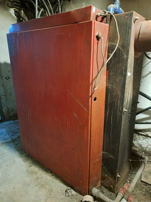 Vând centrala pe lemne 80kw