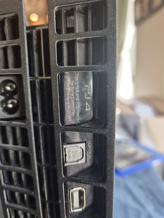 Ps4 fat 1 TB с 2 игри и 1 dualshock 4 v1