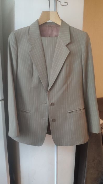 Женский костюм для офиса