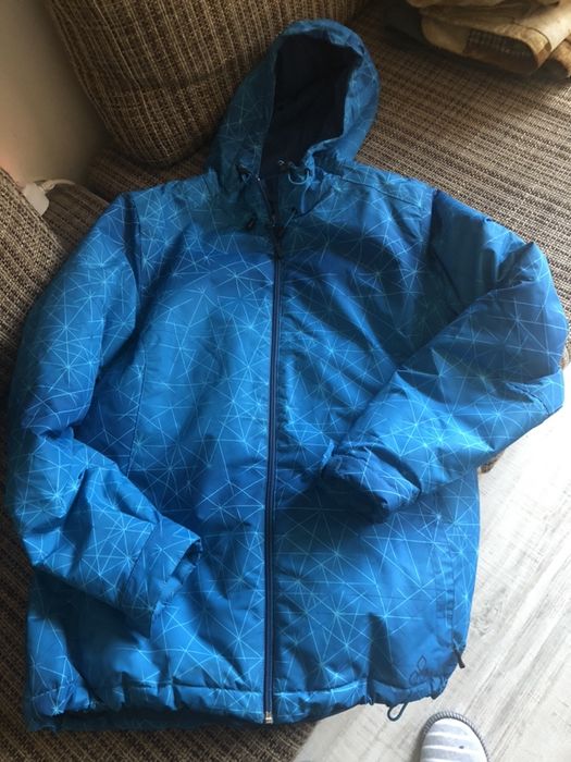 Geaca Sports, usoara si impermeabila