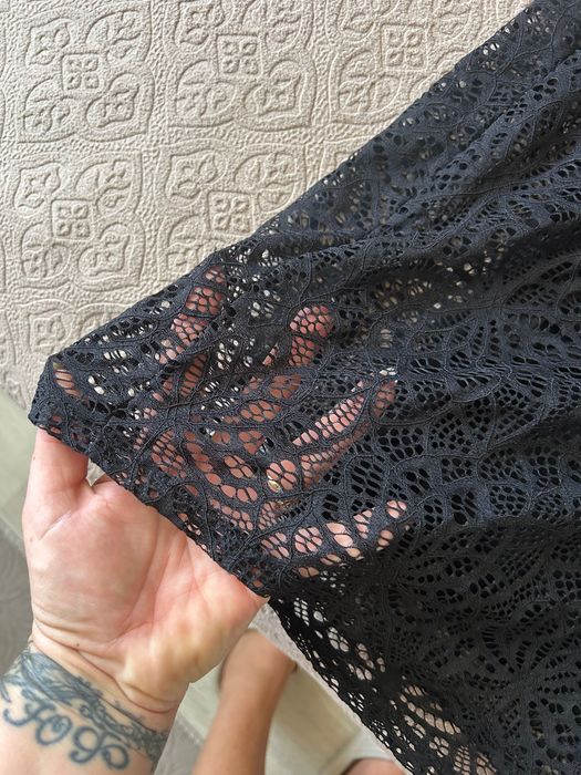 Черна рокля с дантела