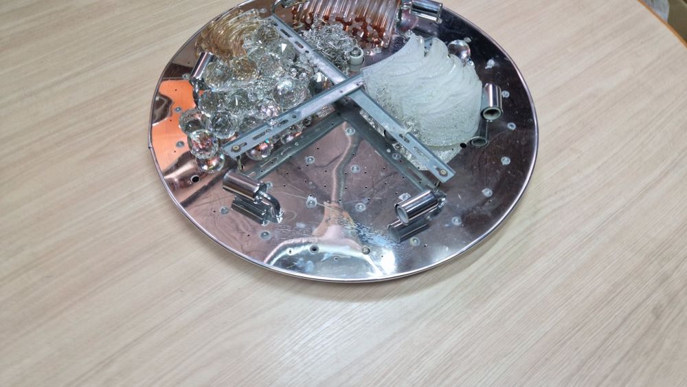 Люстра не собраная