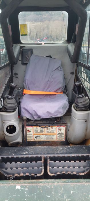 încărcător  frontal Caterpillar 216 ,2680 kg