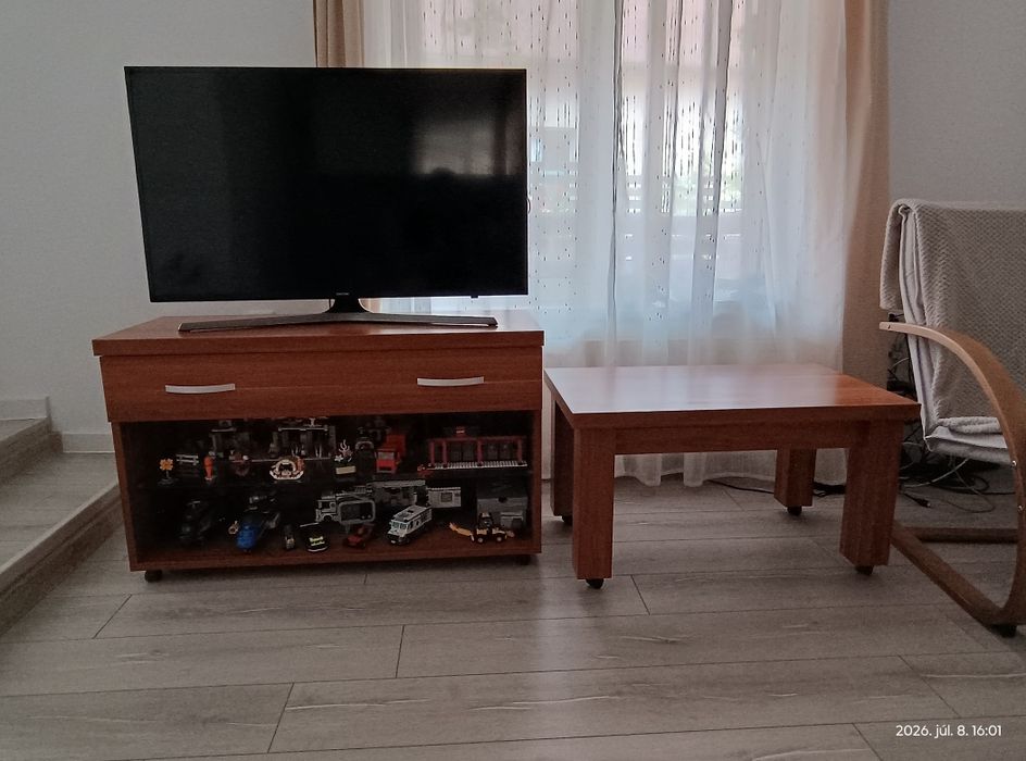 Set comodă TV, măsuță, rafturi suspendate