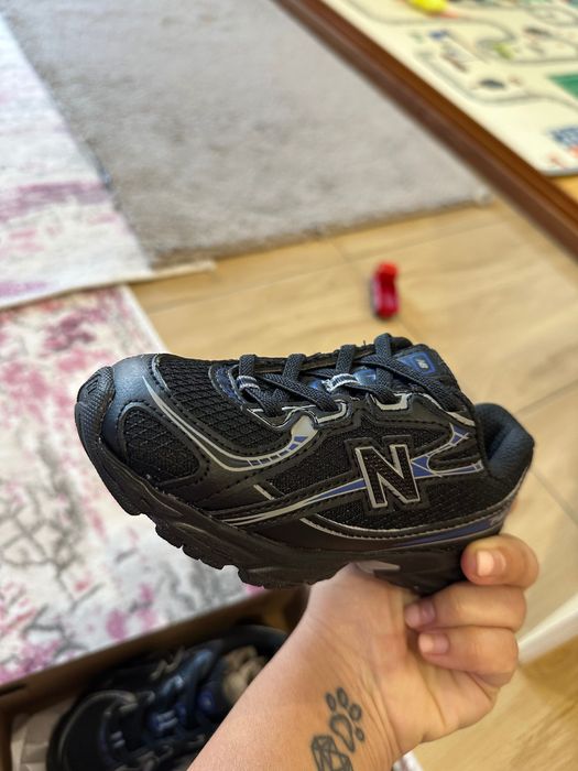 New Balance €45 детски маратонки