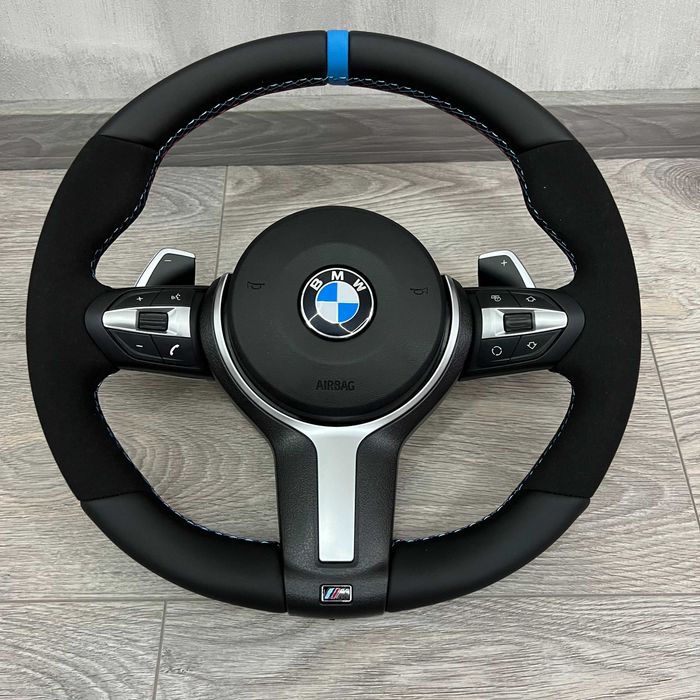 Нов М Волан BMW F30 F20 E90 E70 X5 Алкантара със Синя Лента и Пера