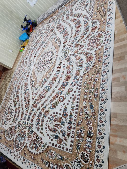 Ковер 5×4 размер  продам чистый.