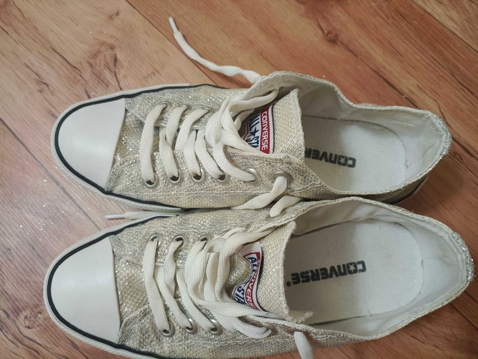 Продам кеды конверс