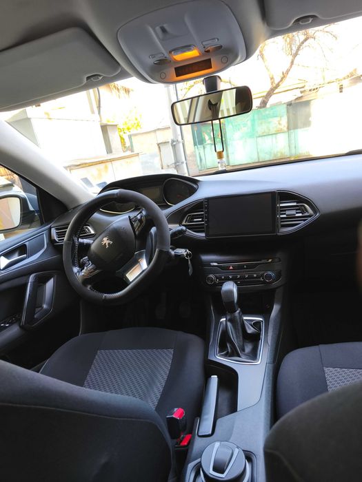 Автомобил Пежо 308 1.6 HDI
