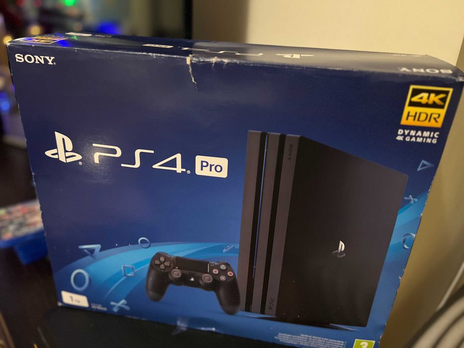 PlayStation 4 Pro 1TB + 4 jocuri | Cutie originală | Stare foarte bună