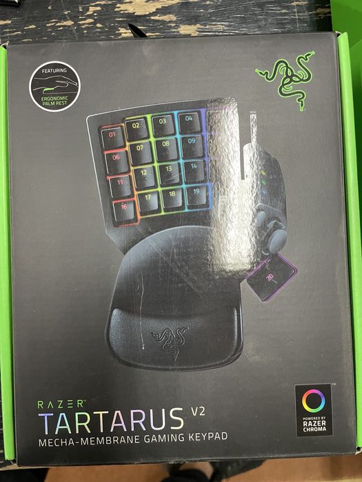 Razer - клавиатура , мишка , слушалки , подложка за мишка