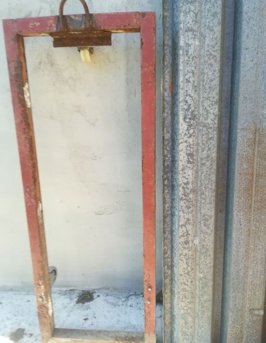 Масивна метална конструкция и Здрави пружини за легло