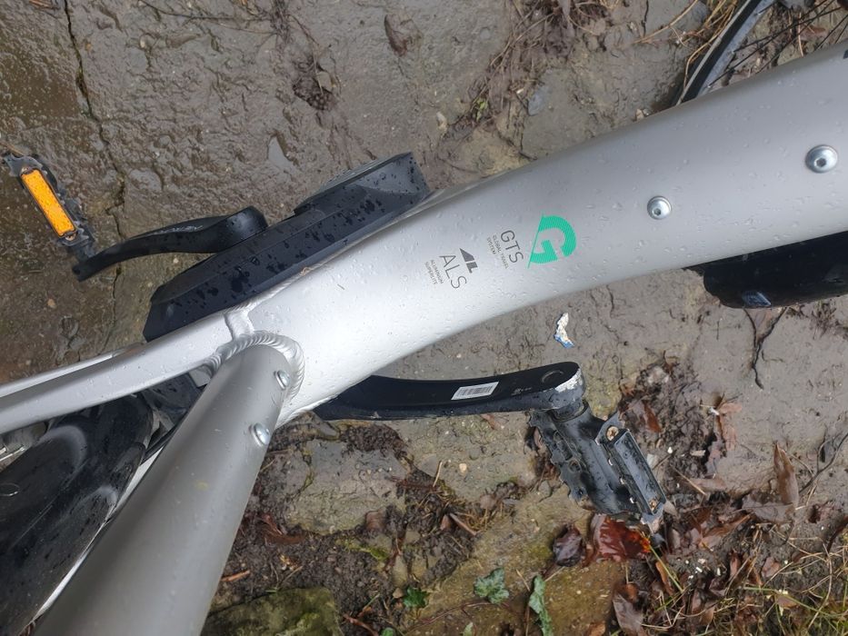 Bicicleta electrica Cube