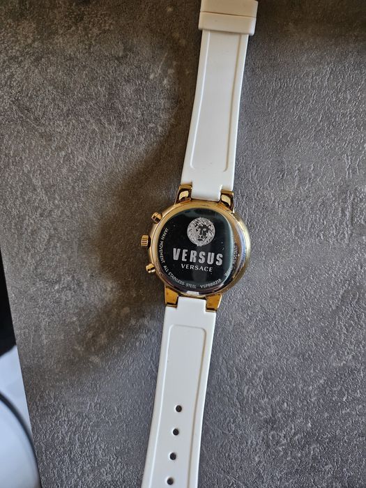 Часовник Versace Versus