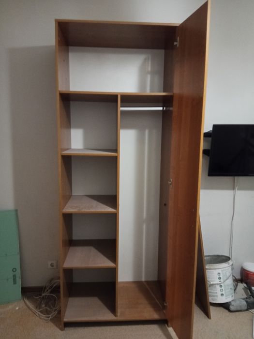 Продам шкаф. Срочно.
