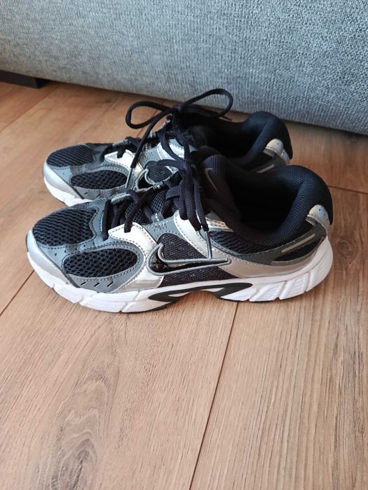 Детски/дамски/юношески маратонки Nike