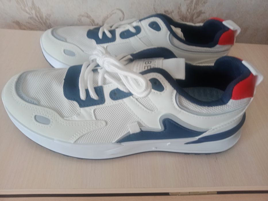 Мужские летние кроссовки