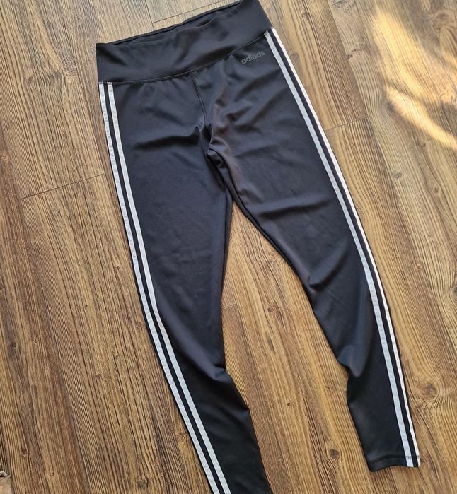 Страхотно дамско долнище клин ADIDAS
размер L, без забележки като ново