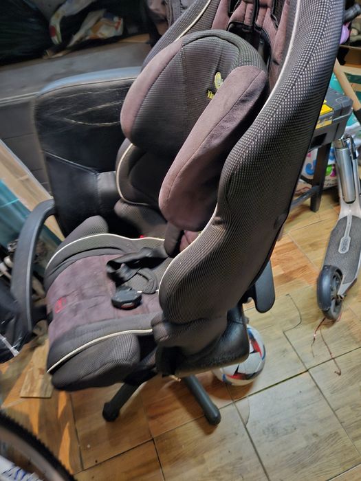 Scaun auto Kinderkraft Isofix Negru / Gri 9-36 kg
