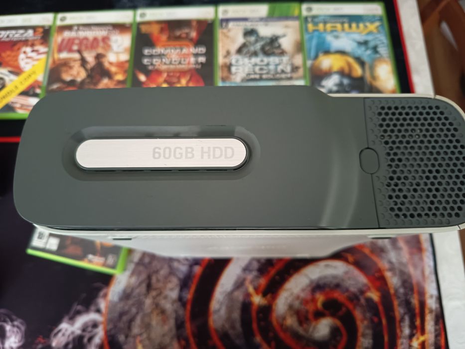 Consola Xbox 360 Jasper 60 GB HDD stare foarte buna + 7 Jocuri