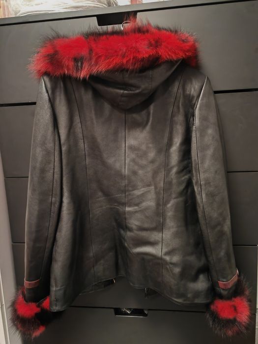 Vând geacă din piele naturala