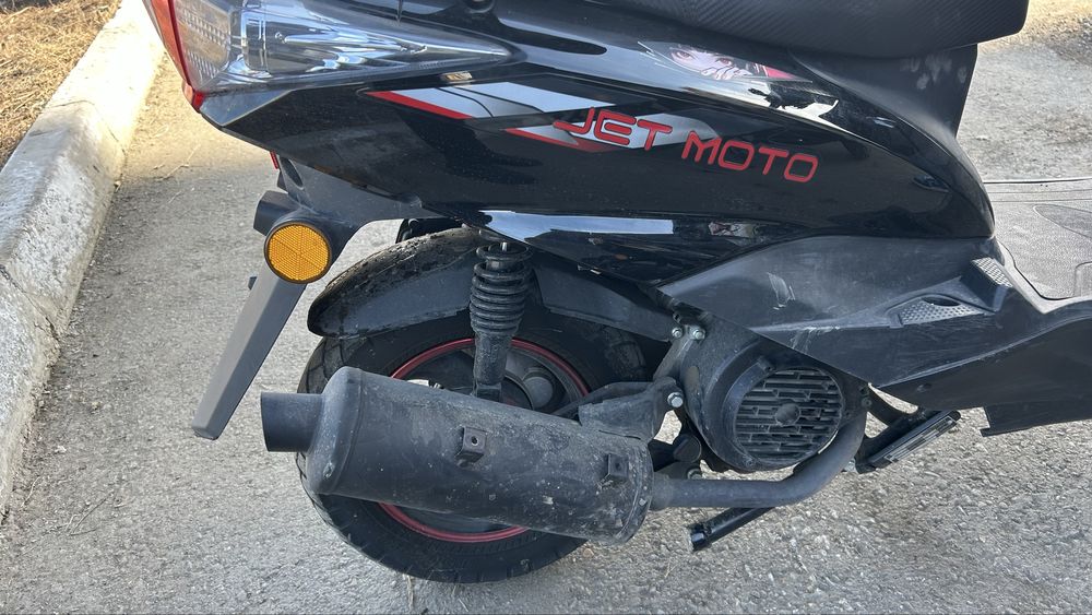 Продам Черный Мопед М8