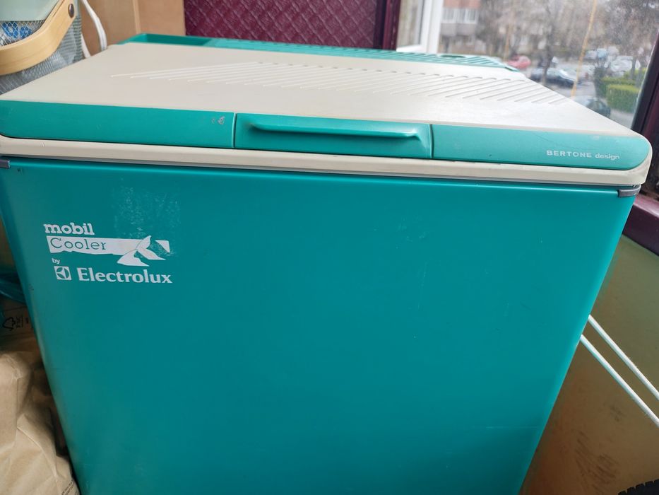 Frigider trivalent (12v, 220v, gaz) Electrolux 33l