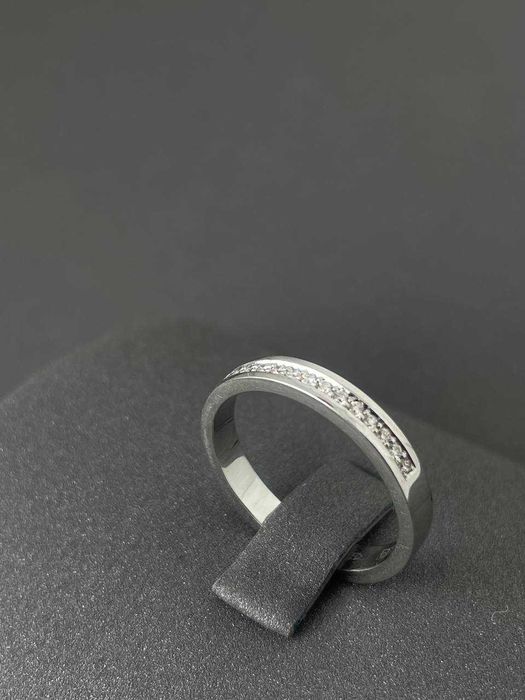 Золотое кольцо с бриллиантами