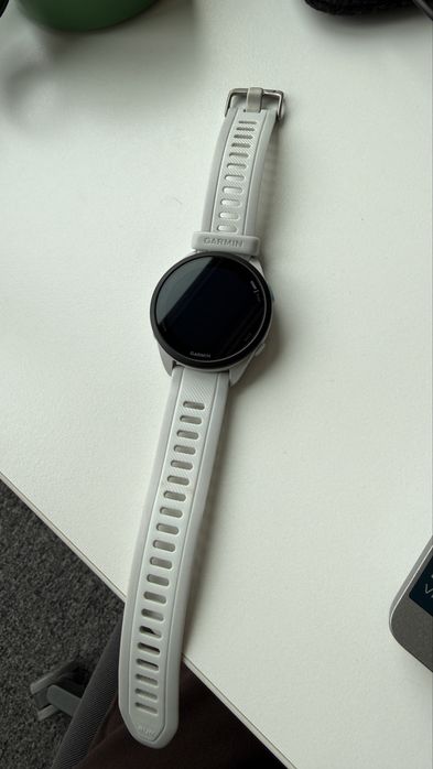 Garmin forerunner 165 бял