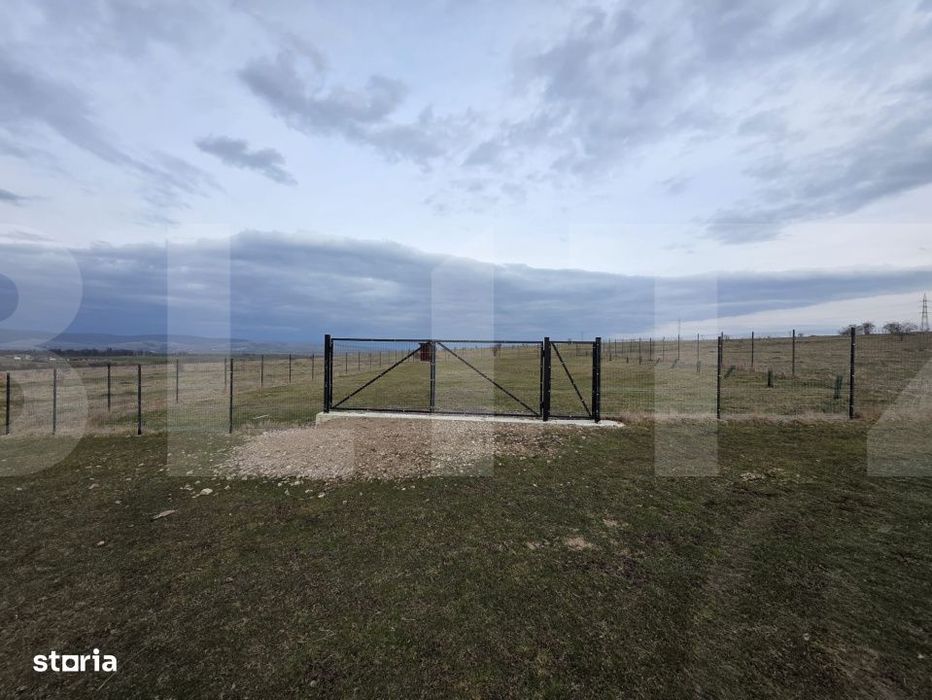 Teren intravilan imprejmuit intr-o zona panoramica