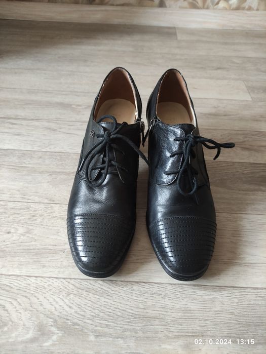 Продам кожаные ботильоны