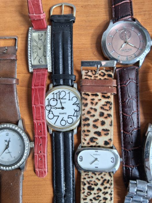 Vand colectie ceasuri dama 25 buc