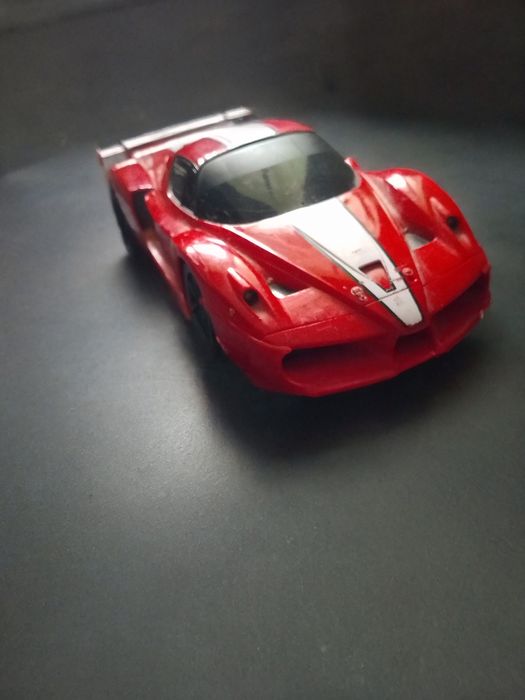 Ферари FXX червено бяло лимитед едишън