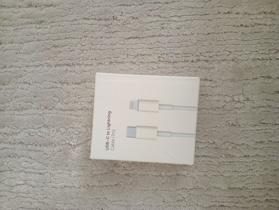 USB-C to lightning Cable (1m) . Зарядка