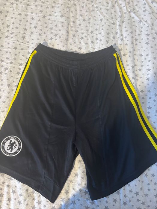 Спортни дрехи и екипи