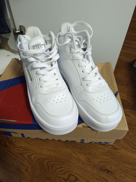 Sneakers Mid Cut Shoe Rebound Platform Mid Metal